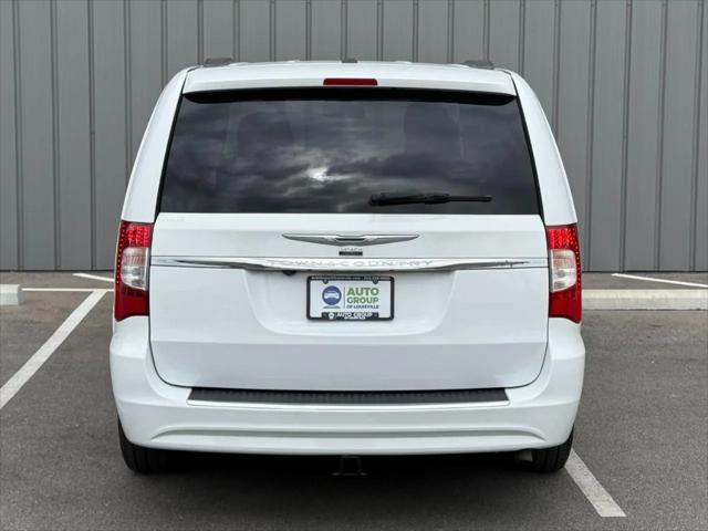 2015 Chrysler Town & Country Touring