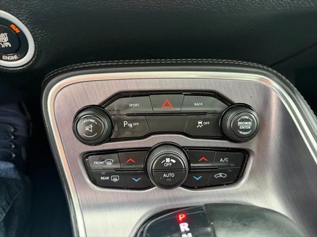 2015 Dodge Challenger SXT
