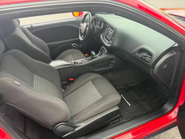 2015 Dodge Challenger SXT