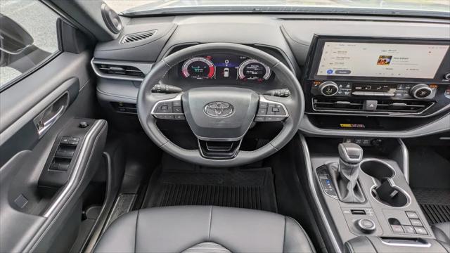 2025 Toyota Highlander XSE