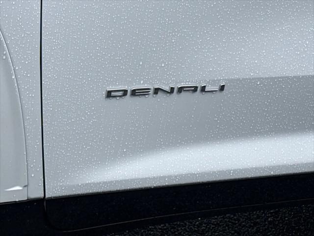 2026 GMC Acadia Denali FWD