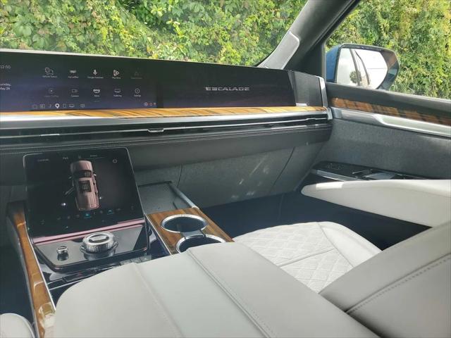 2025 Cadillac Escalade Sport Platinum