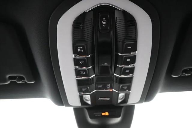 2024 Porsche Macan T