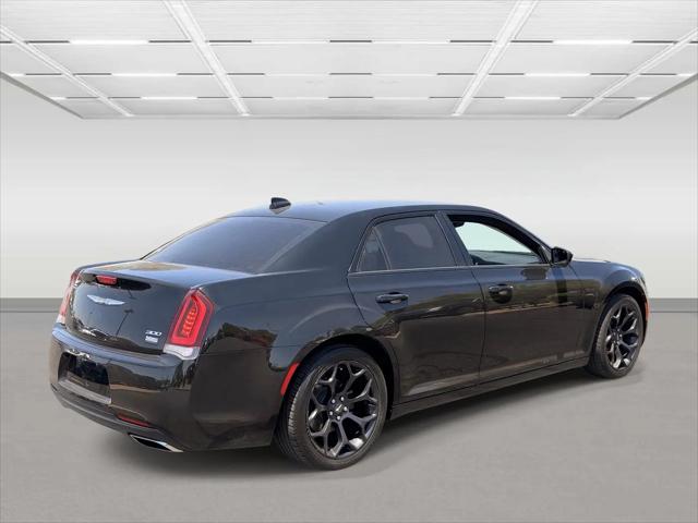 2019 Chrysler 300 Touring