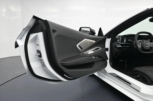 2026 Chevrolet Corvette Stingray Convertible, 2LT, RWD