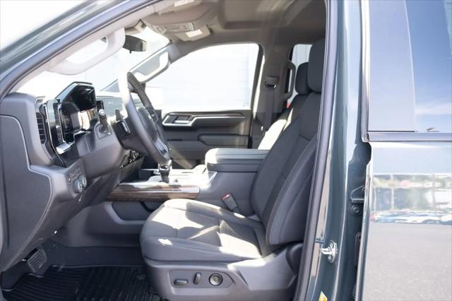 2026 Chevrolet Silverado 1500 4WD Crew Cab Standard Bed LT