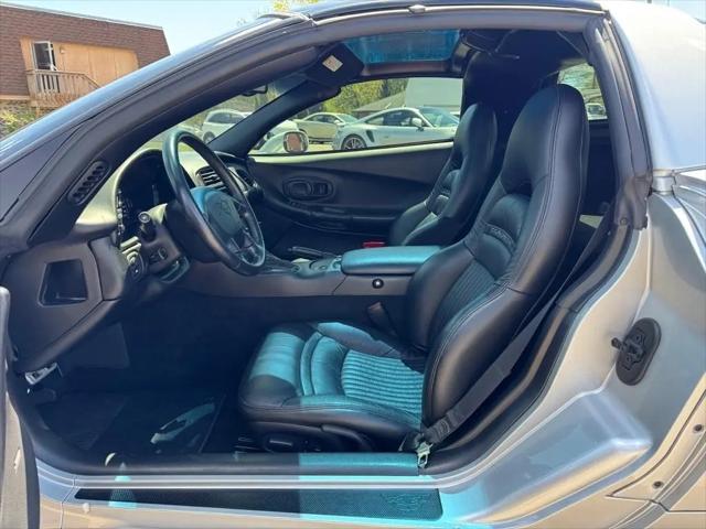 2001 Chevrolet Corvette Base