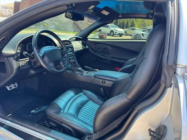2001 Chevrolet Corvette Base