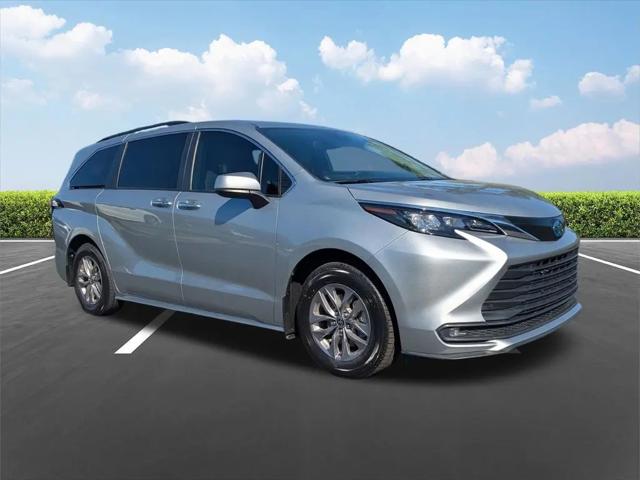 2025 Toyota Sienna XLE