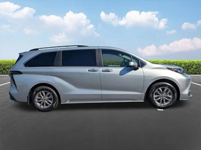 2025 Toyota Sienna XLE