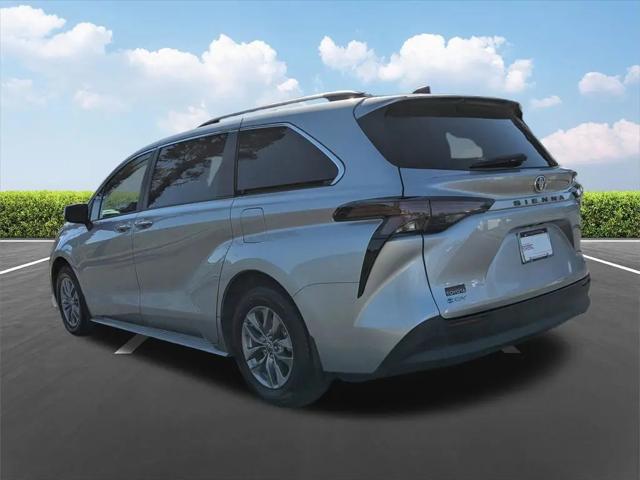 2025 Toyota Sienna XLE