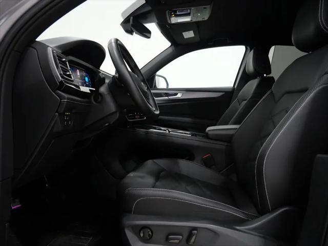 2025 Volkswagen Atlas Cross Sport 2.0T SE w/Technology