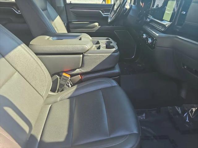 2025 GMC Sierra 1500 2WD Crew Cab Short Box SLT