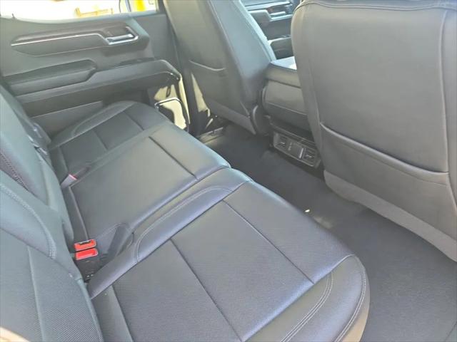2025 GMC Sierra 1500 2WD Crew Cab Short Box SLT