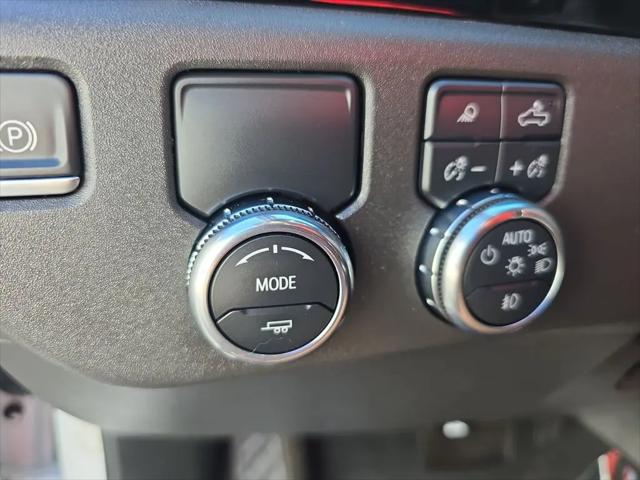 2025 GMC Sierra 1500 2WD Crew Cab Short Box SLT