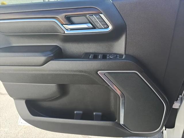 2025 GMC Sierra 1500 2WD Crew Cab Short Box SLT