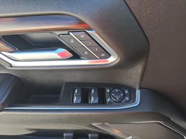 2025 GMC Sierra 1500 2WD Crew Cab Short Box SLT