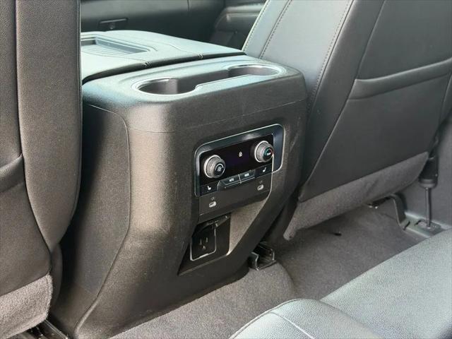 2024 Chevrolet Suburban 4WD Premier