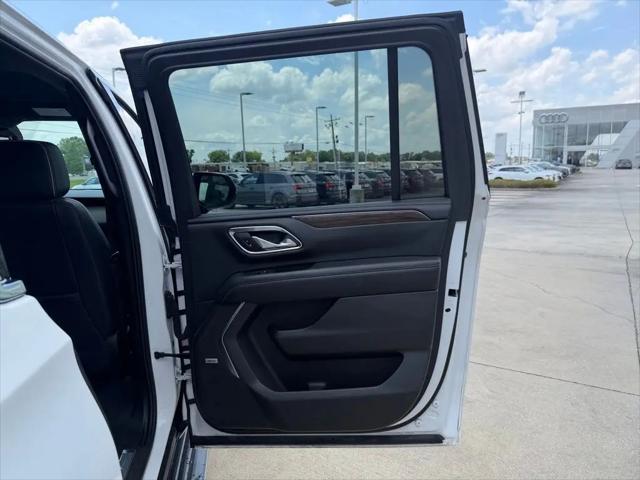 2024 Chevrolet Suburban 4WD Premier