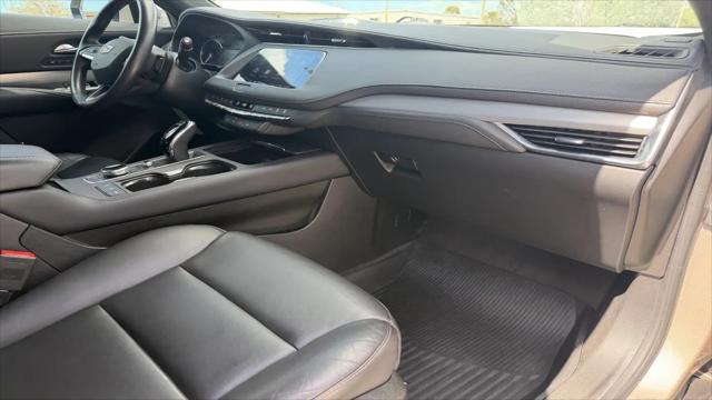 2023 Cadillac XT4 FWD Premium Luxury