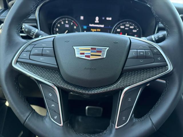 2022 Cadillac XT5 AWD Sport