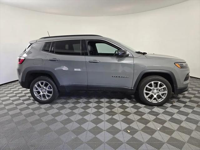 2023 Jeep Compass Latitude Lux FWD