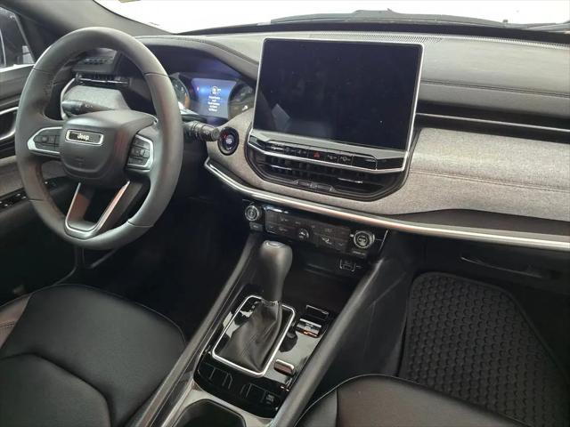 2023 Jeep Compass Latitude Lux FWD