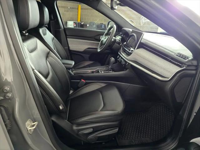 2023 Jeep Compass Latitude Lux FWD