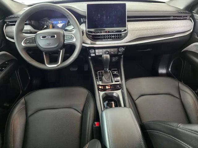 2023 Jeep Compass Latitude Lux FWD