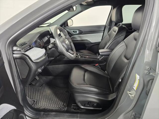 2023 Jeep Compass Latitude Lux FWD
