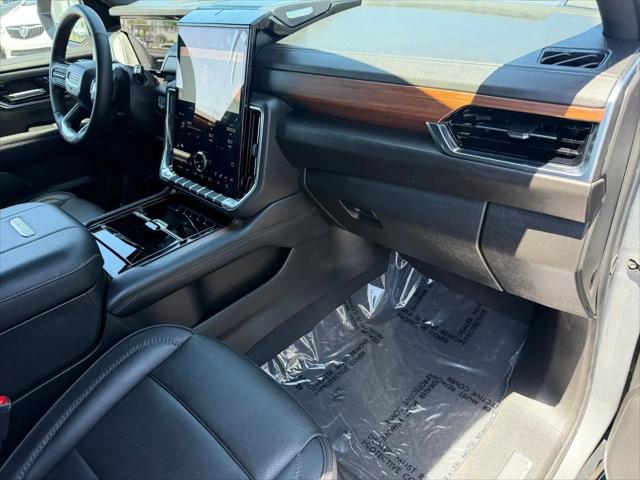 2025 GMC Yukon XL 4WD Denali