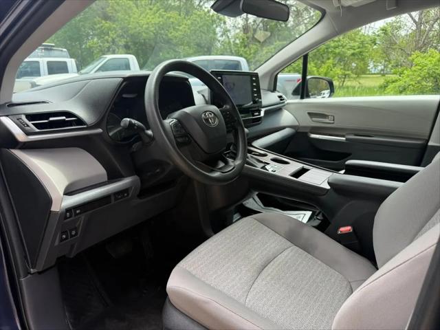 2023 Toyota Sienna LE