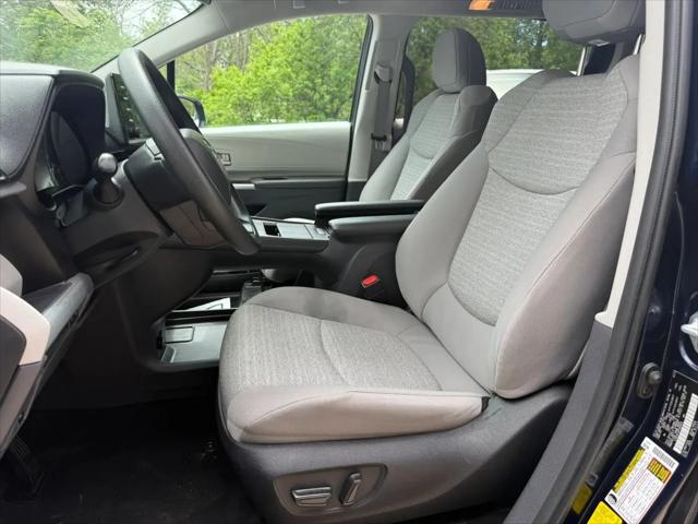 2023 Toyota Sienna LE