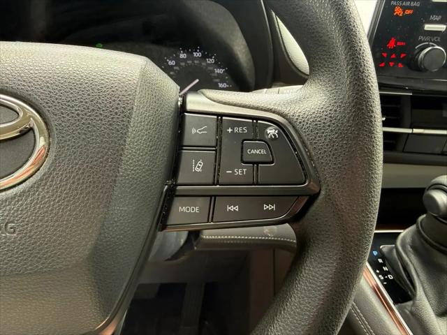 2023 Toyota Sienna LE