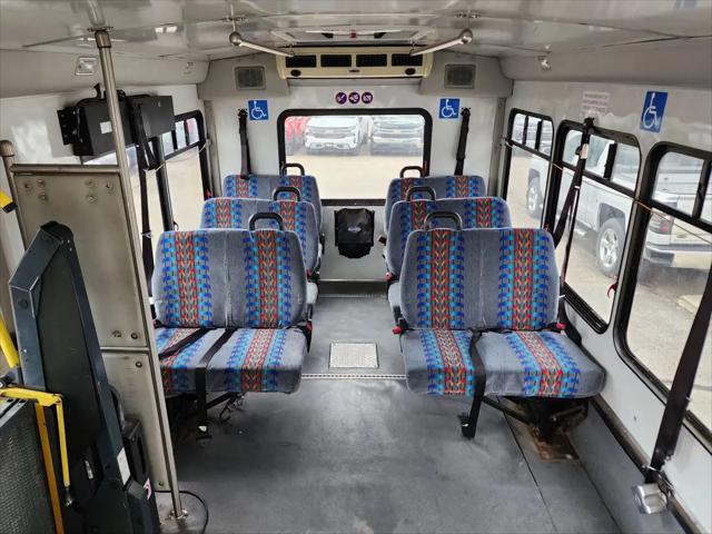 2008 Ford E-450 Cutaway E-450