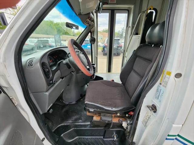 2008 Ford E-450 Cutaway E-450