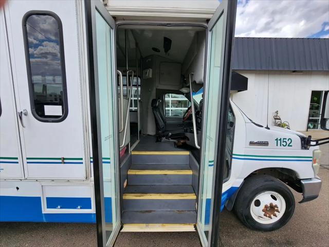 2008 Ford E-450 Cutaway E-450