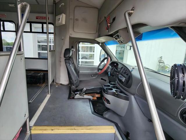 2008 Ford E-450 Cutaway E-450