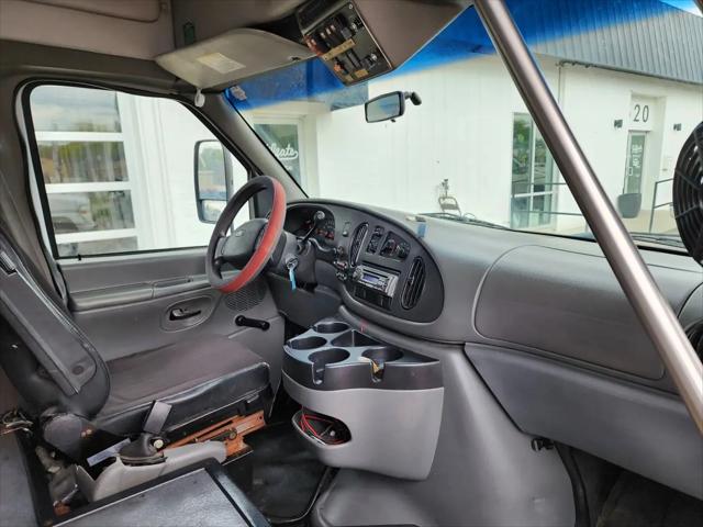 2008 Ford E-450 Cutaway E-450