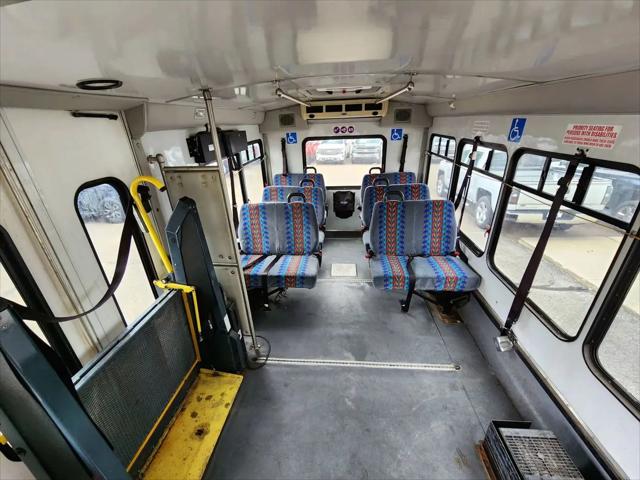 2008 Ford E-450 Cutaway E-450