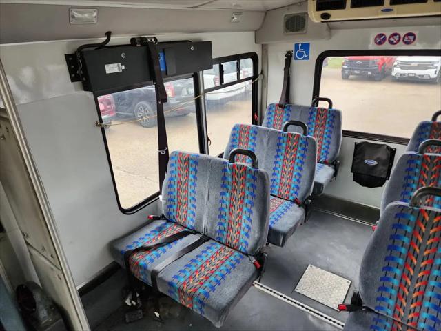 2008 Ford E-450 Cutaway E-450