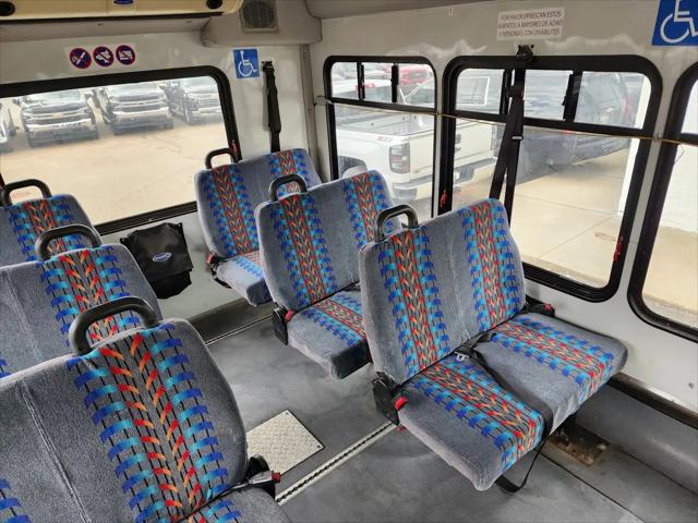 2008 Ford E-450 Cutaway E-450