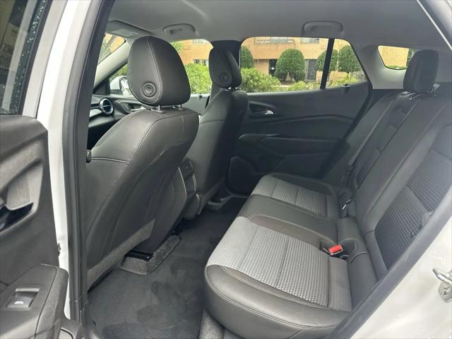 2025 Chevrolet Trax FWD LT