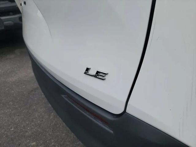 2025 Toyota Sienna LE