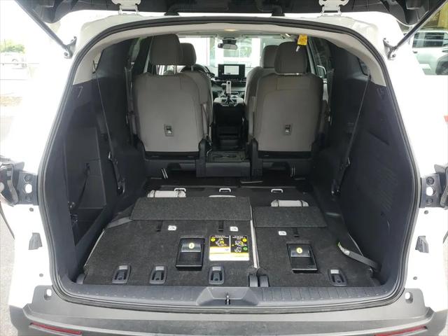 2025 Toyota Sienna LE