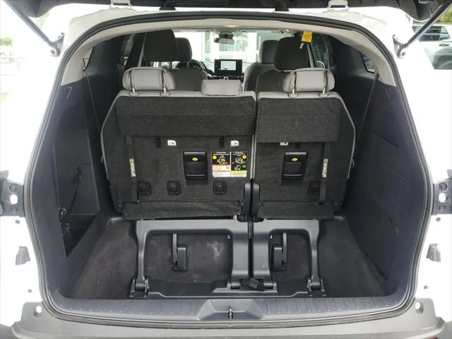 2025 Toyota Sienna LE