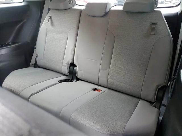 2025 Toyota Sienna LE