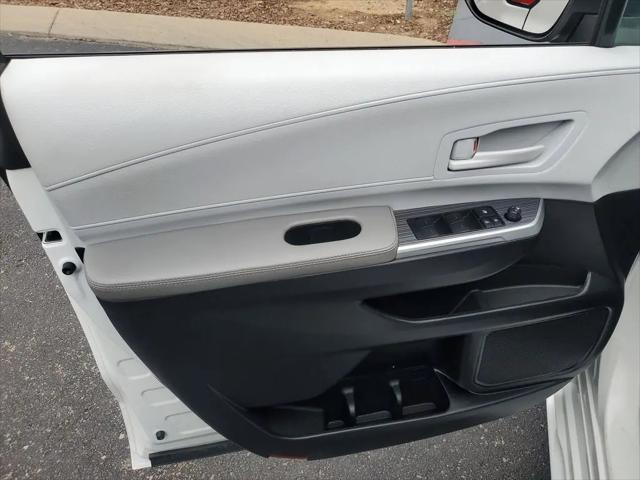 2025 Toyota Sienna LE