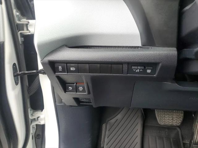 2025 Toyota Sienna LE