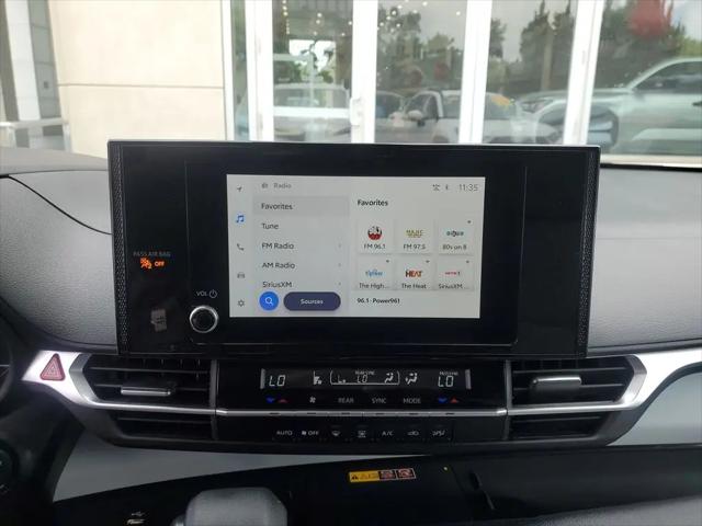 2025 Toyota Sienna LE